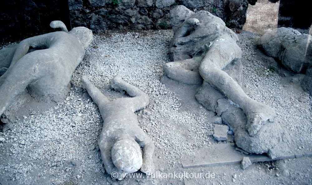 Gipsabdrücke der Opfer in Pompeji ("Garten der Fliehenden")