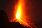 Eruption des Stromboli (aufgenommen von 400 Metern Höhe)