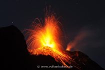 Eruption des Stromboli (aufgenommen von 400 Metern Höhe)