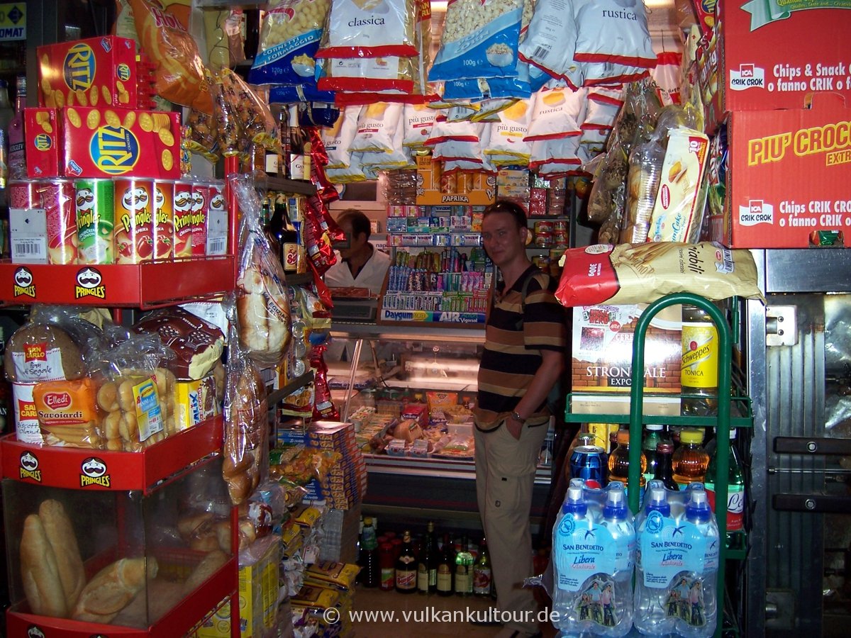 Großer Supermarkt in Napoli Downtown