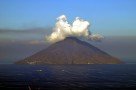 Stromboli von Panarea aus gesehen