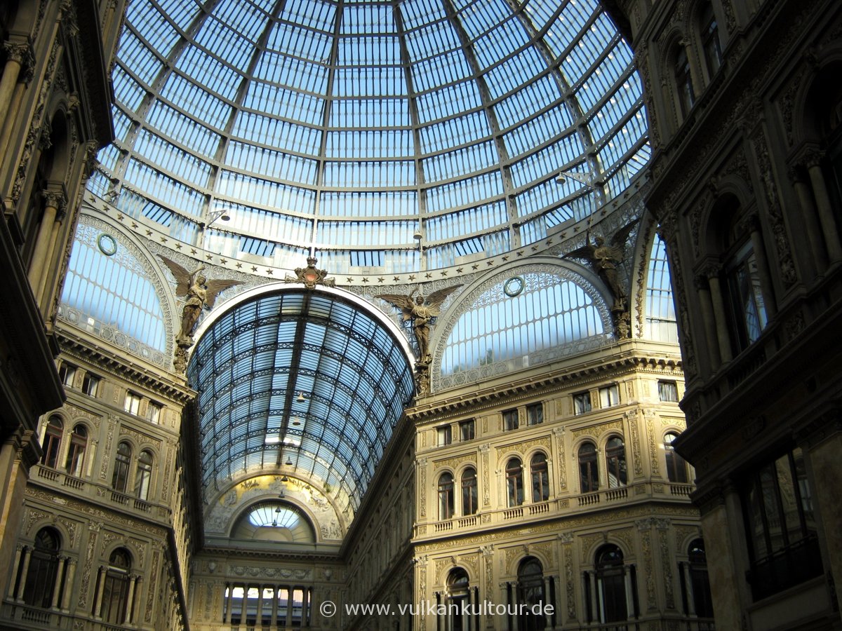 Galleria Umberto I - Einkaufsmall aus dem späten 19. Jhd.