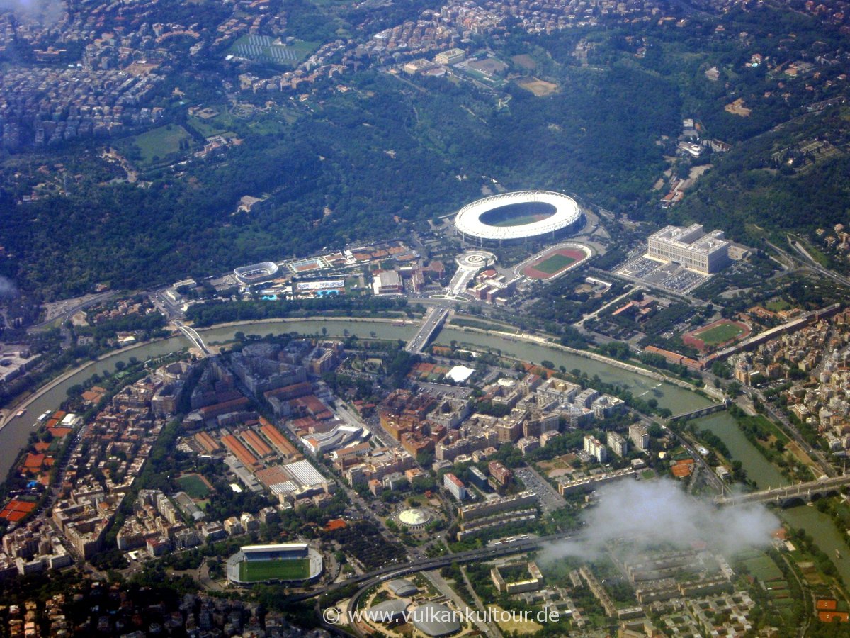 Rom von oben: Tiber und Olympiastadion