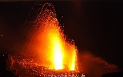 Doppeleruption Stromboli Zentralkrater (Standort Pizzo)