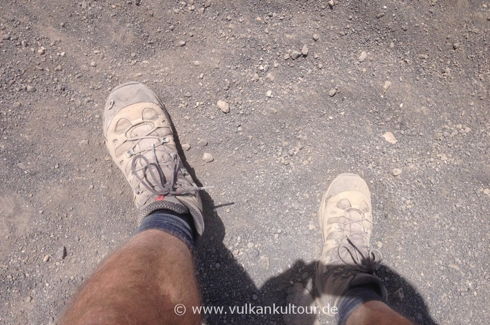 Staubiger Abstieg vom Gran Gratere (Vulcano)