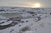 Typische Island-Winterlichtstimmung am Urriðafoss