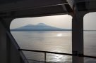 Ankunft im Golf von Neapel - der Vesuv grüßt.