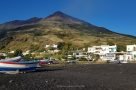 Am Hafen von Stromboli - Wetter gut, Vulkan gut