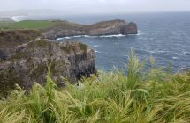 Stürmischer Blick über die Nordküste von São Miguel