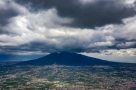 Landeanflug auf Neapel bei wenig erfreulichem Wetter