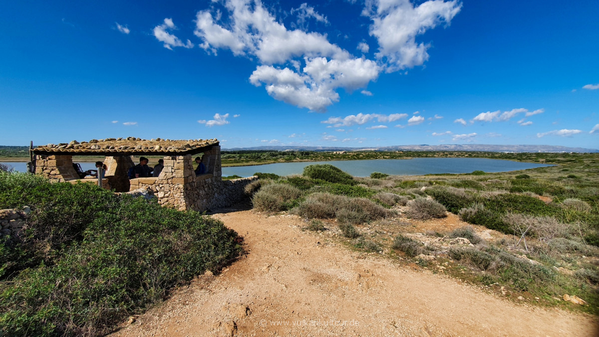 Vogelbeobachtungshütte in den Oasi di Vendicari