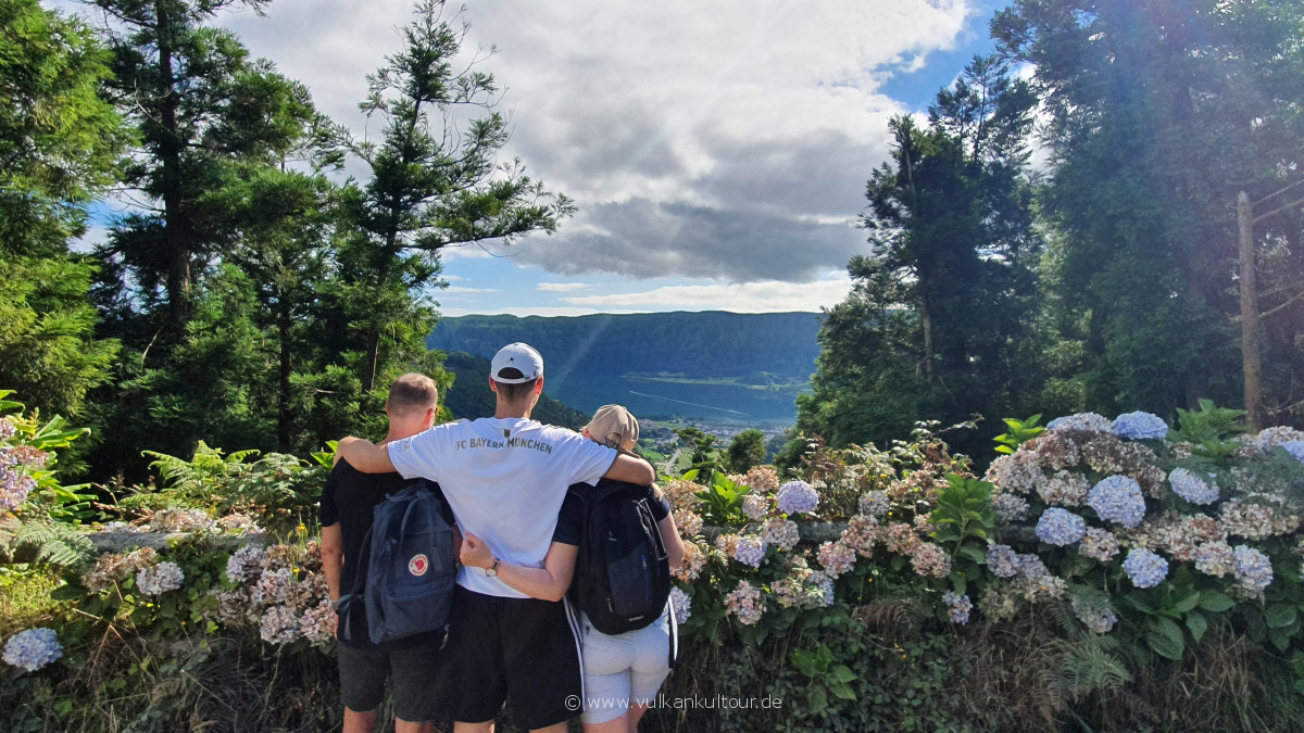 Wanderung durch blühende Hortensien / Azoren, August 2022