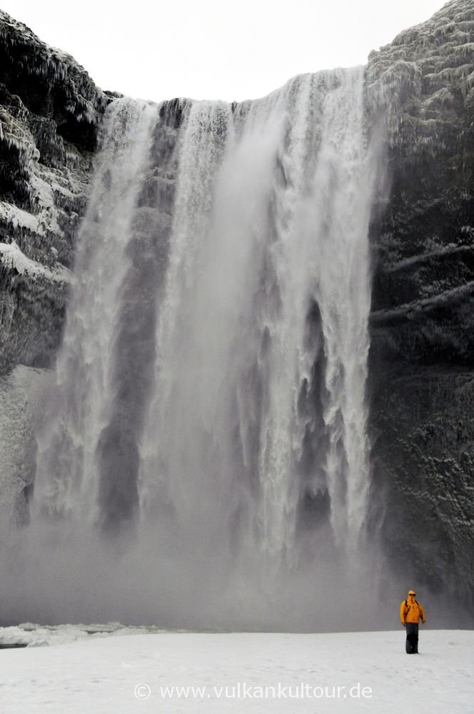 Skogafoss im Winter