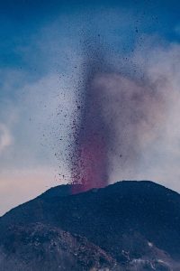 Ätna - der aktive Kegel in der Voragine Grande