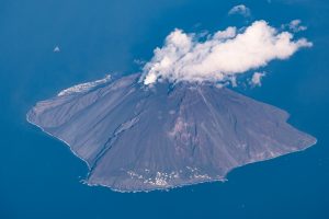 Stromboli - Blick aus dem Flugzeug