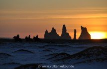 Reynisdrangar bei Vík í Mýrdal