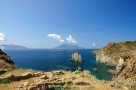 Panarea Capo Milazzese (im Hintergrund Lipari, Salina und Filicudi) - © Sergiy Bondarenko