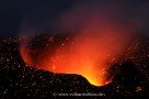 Stromboli - fallende Bomben nach einer Explosion