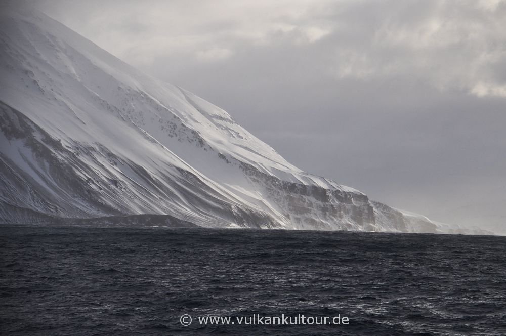 Arktische Überfahrt von Grímsey nach Dalvík