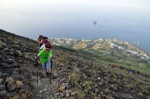 Stromboli - Aufstieg von San Vincenzo auf dem Liscione-Grat