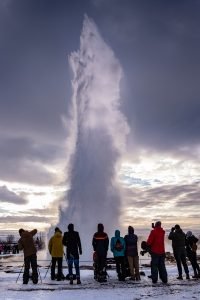 Geysir Strokkur - durchaus bunt im Winter