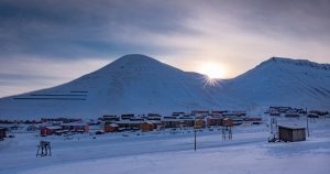 Sonnenaufgang über Longyearbyen