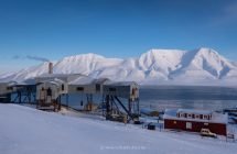 Die Taubanesentralen hoch über Longyearbyen