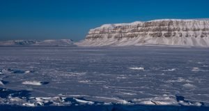 Zugefrorener Tempelfjord