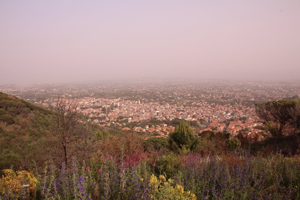 Blick von den Monti Rossi (Ausbruch 1669) auf Nicolosi