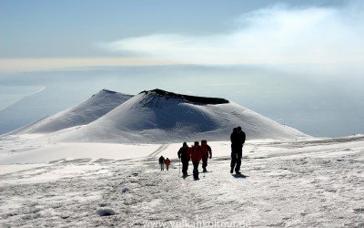 Winterwanderung am Ätna am Cratere Laghetto vorbei (Eruption 2001)